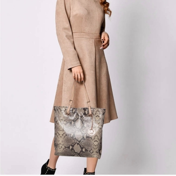 Michael Kors Embossed Snakeskin Tote EUC - Picture 3 of 11